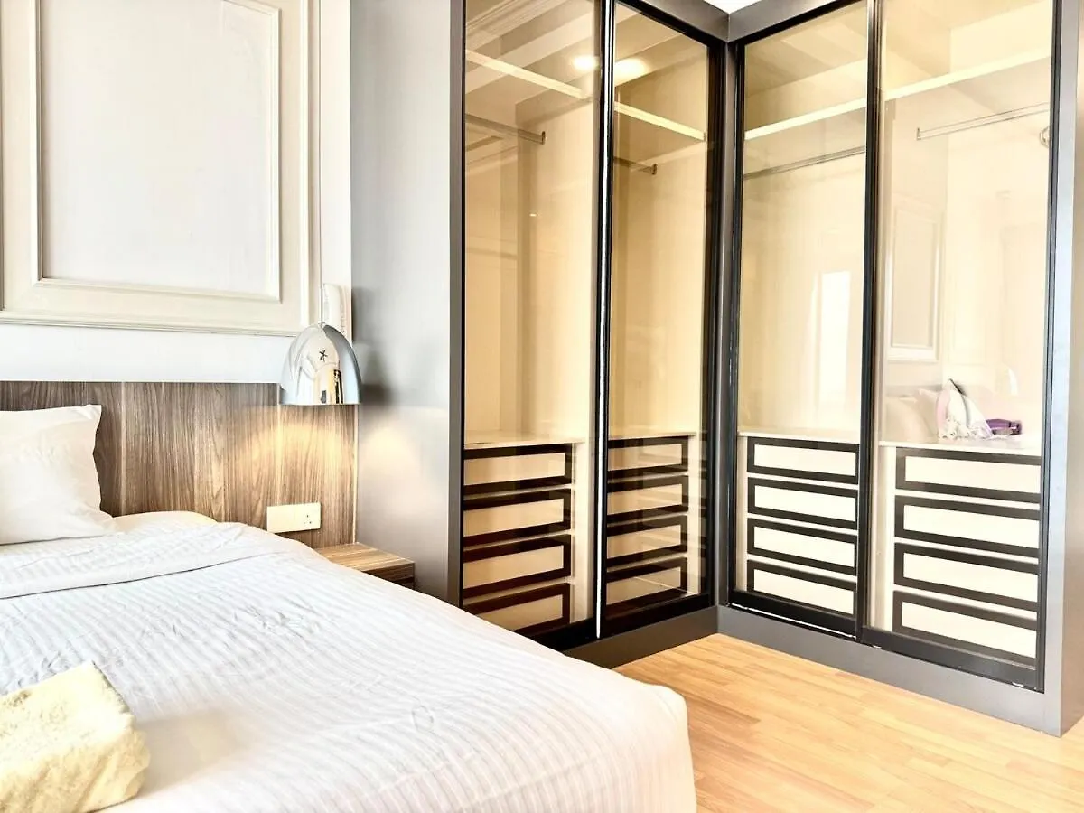 アパート Tropicana 218 Macalister #Luxuryfrenchvintage #Infinitypool #Studio2Pax #Quality Well Maintained #Private Host ジョージタウン マレーシア